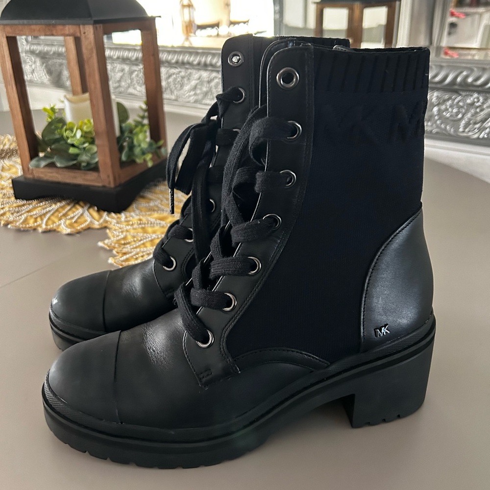 MK BOOT SIZE 9.5